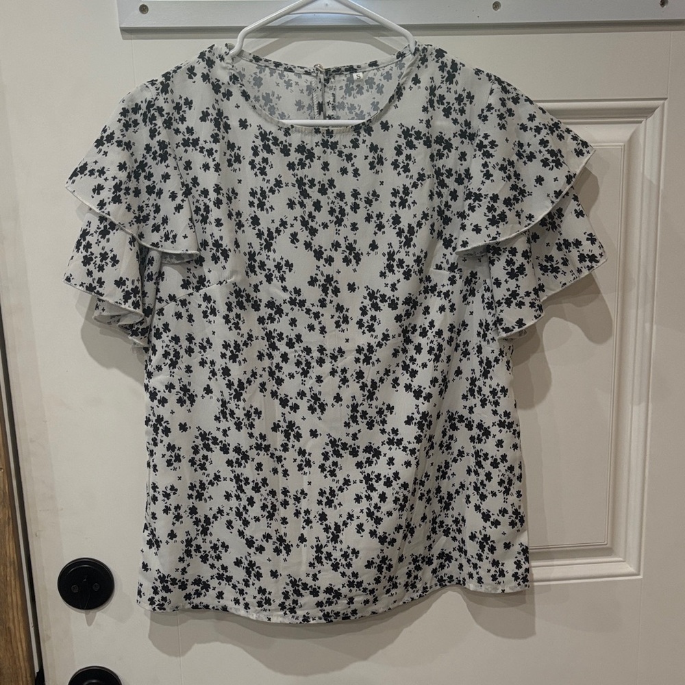 Amazon Essentials Black and White Floral Blouse